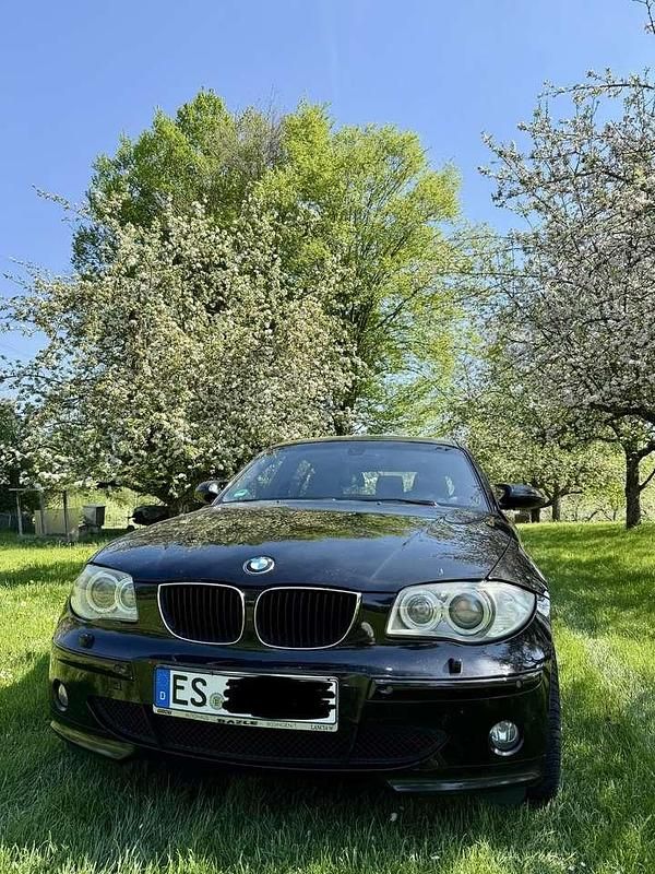 Gebraucht BMW 118 129 PS (94 kW) 2007 Schwarz Kleinwagen