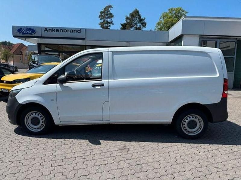 Arktikweiss Gebraucht 2020 Mercedes Vito Van / Kleinbus | 11.480 € (Superpreis) - Bild 1/4