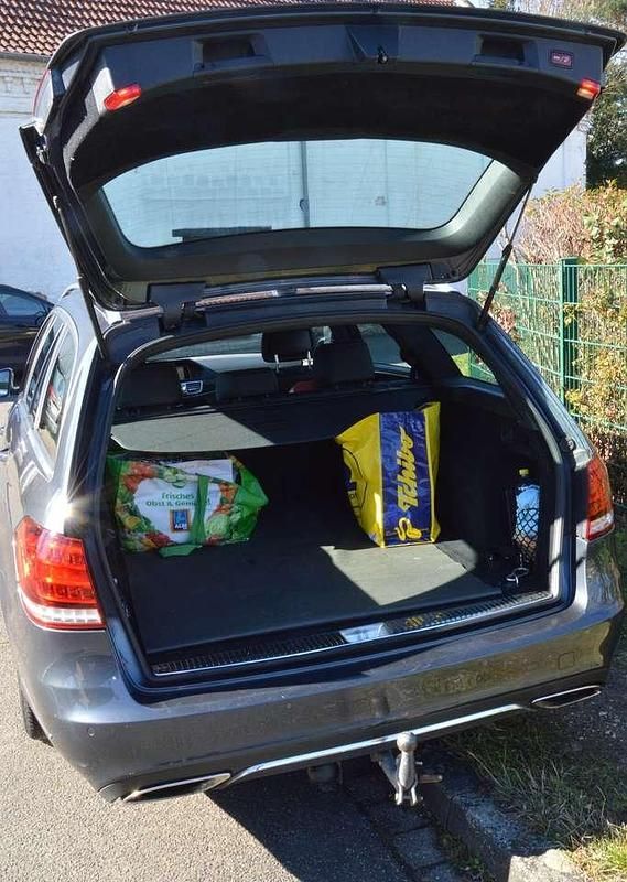 Gebraucht Mercedes E200 136 PS (100 kW) 2014 Blau Kombi