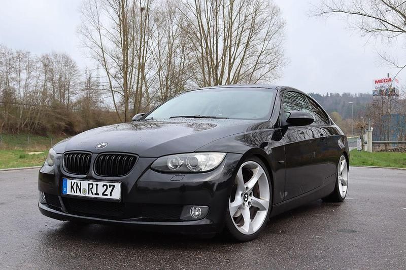 Schwarz Gebraucht 2008 BMW 320 Coupé | 3.600 € (Superpreis) - Bild 1/4