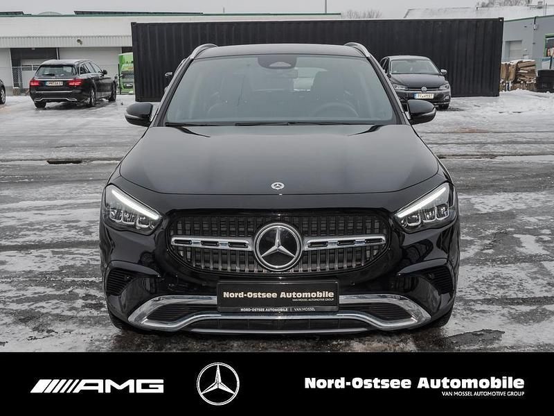 Gebraucht Mercedes GLA200 Progressive 150 PS (110 kW) 2025 Metalliclack kosmosschwarz SUV