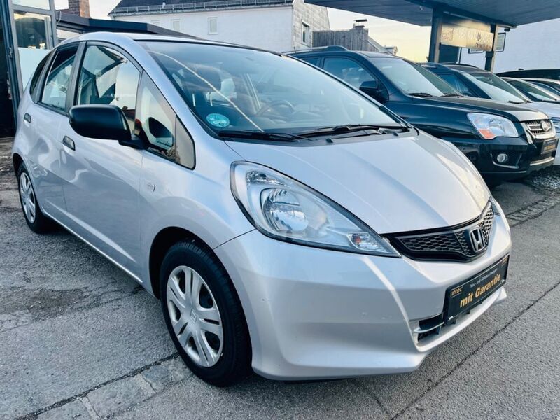 Silber Gebraucht 2011 Honda Jazz S Kleinwagen | 2.990 € (Etwas zu teuer) - Bild 1/4