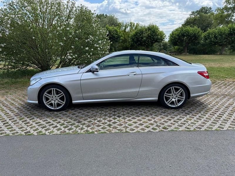 Gebraucht Mercedes E350 265 PS (194 kW) 2013 Silber Coupé
