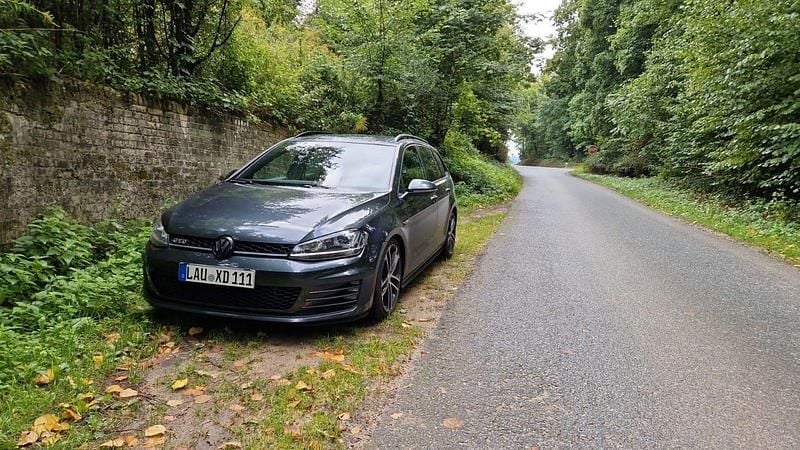 Grau Gebraucht 2016 VW Golf VII GTD Kombi | 13.990 € (Guter Preis) - Bild 1/4