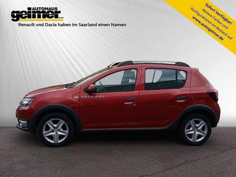 Gebraucht Dacia Sandero Prestige 90 PS (66 kW) 2016 Rot Kleinwagen