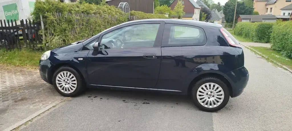 Usata Fiat Punto 68 CV (50 kW) 2010 Blu Utilitaria