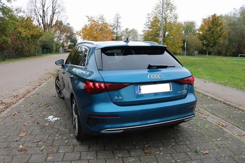 Gebraucht Audi A3 Advanced 190 PS (139 kW) 2022 Blau Limousine