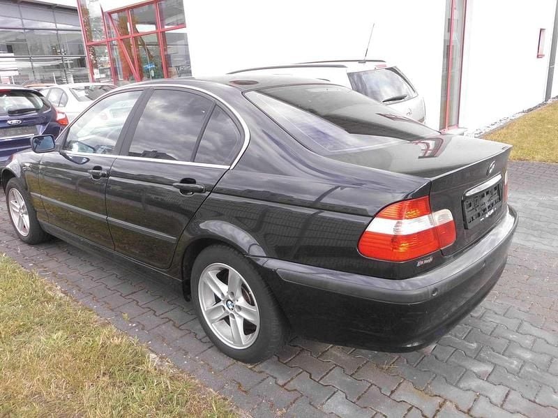 Gebraucht BMW 316 Lifestyle 116 PS (85 kW) 2004 Schwarz Limousine