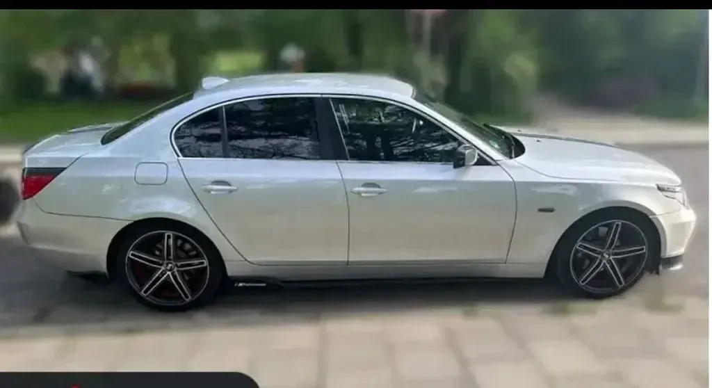 Gebraucht BMW 525 218 PS (160 kW) 2005 Silber Limousine