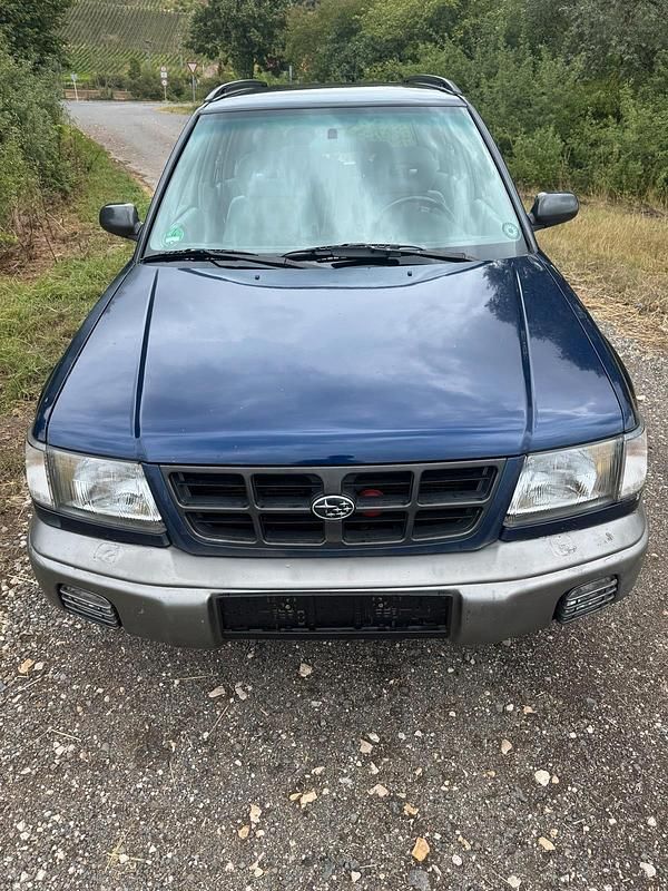 Blau Gebraucht 1999 Subaru Forester SUV | 1.850 € - Bild 1/4