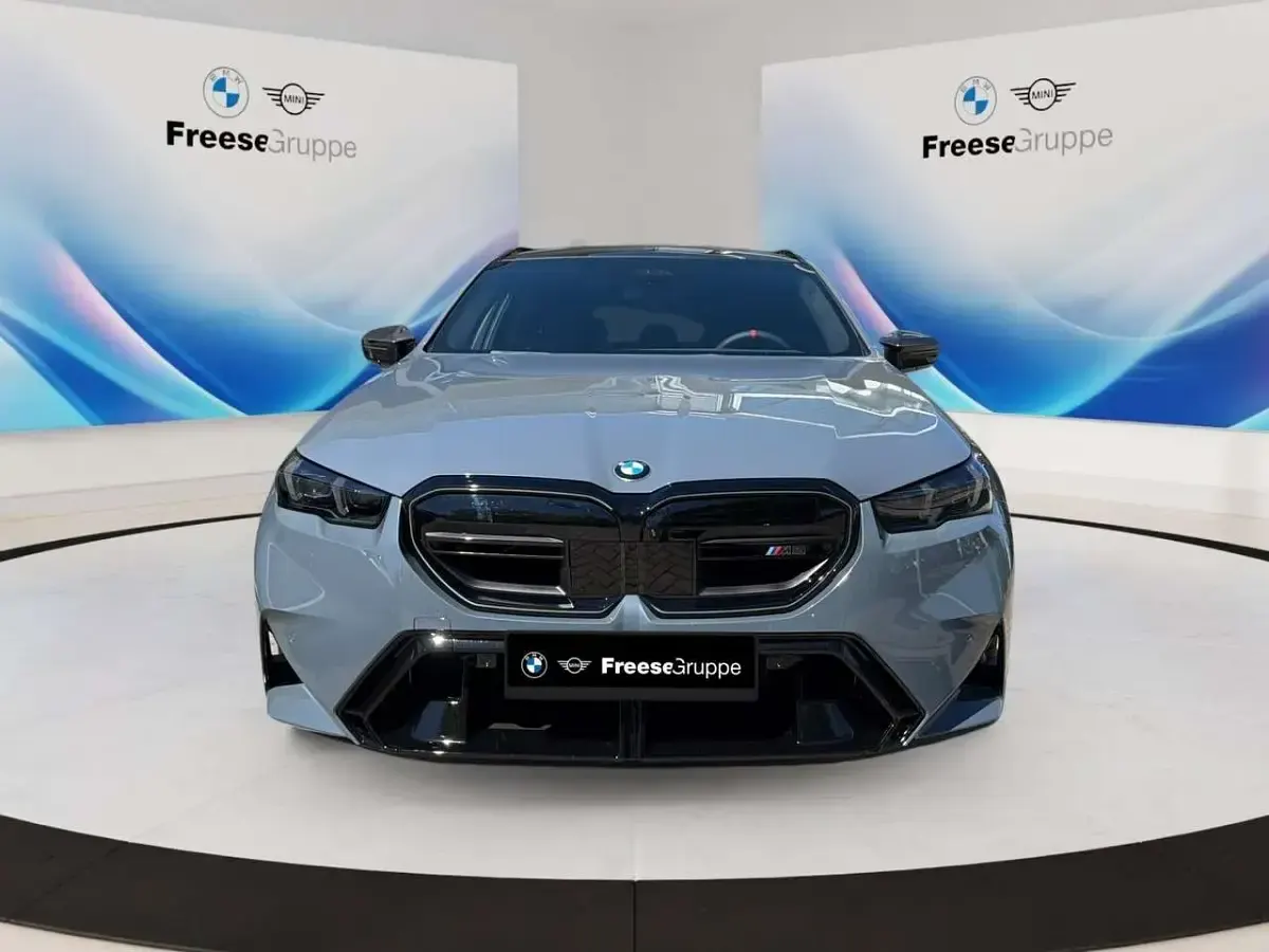 Neu BMW M5 Shadowline 727 PS (534 kW) 2026 Silber Kombi