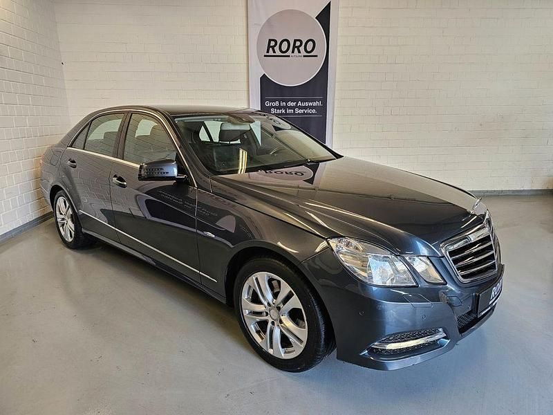 Usata Mercedes E300 252 CV (185 kW) 2012 Grigio Berlina