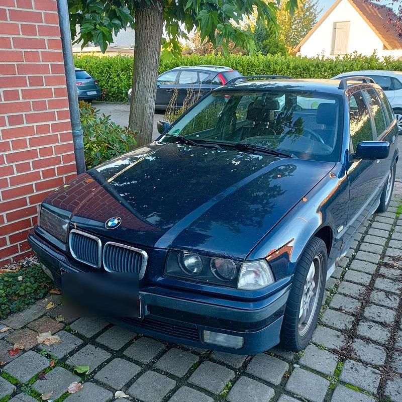 Blau Gebraucht 1998 BMW 316 Kombi | 1.200 € - Bild 1/4