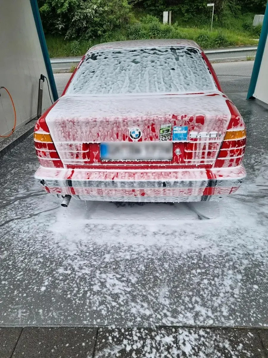 Gebraucht BMW 520 130 PS (95 kW) 1989 Rot Limousine