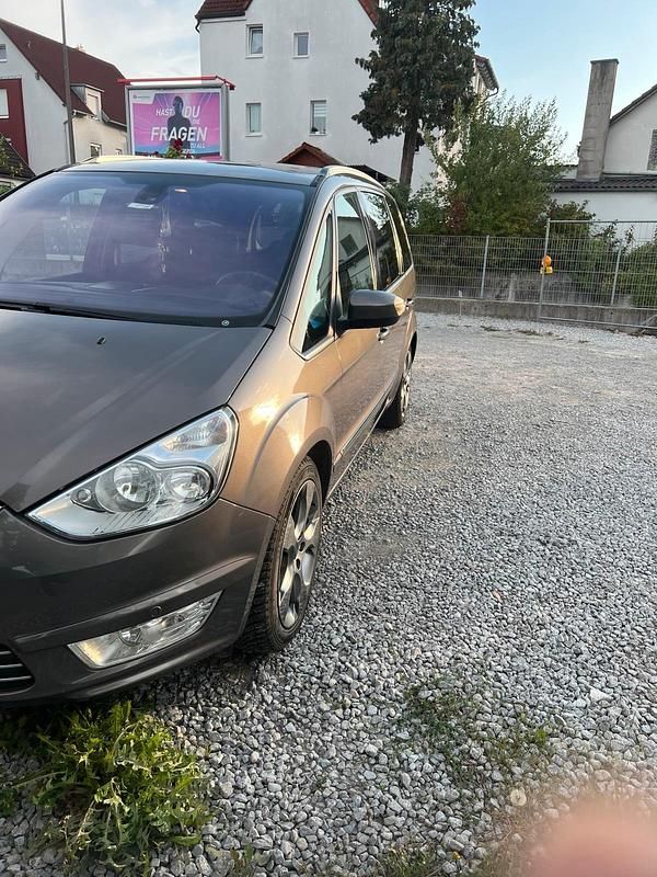 Gebraucht Ford Galaxy 163 PS (119 kW) 2012 Braun Van / Kleinbus