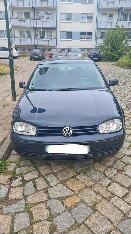Blau Gebraucht 2000 VW Golf IV Kleinwagen | 1.000 € (Superpreis) - Bild 1/4