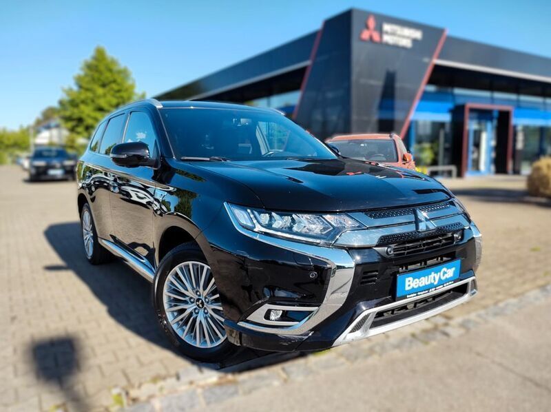 Schwarz Gebraucht 2020 Mitsubishi Outlander P-HEV Plus SUV | 20.990 € (Fairer Preis) - Bild 1/4