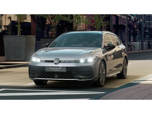 Diabasgrau metallic grenadillschwarz metallic (metallic) Gebraucht 2025 VW Passat R-line Kombi | 48.990 € (Superpreis) - Bild 1/4