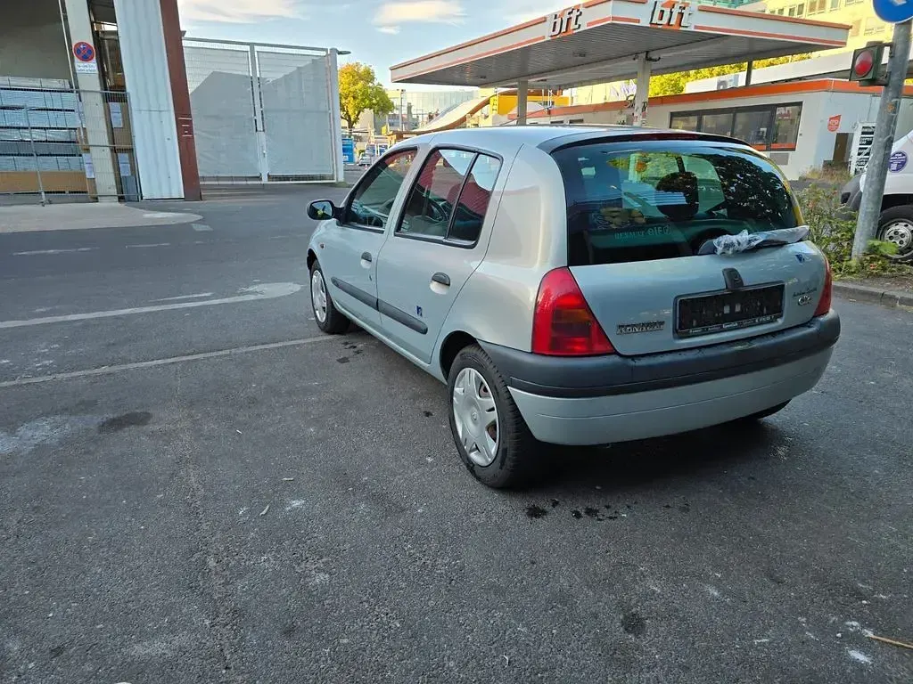 Gebraucht Renault Clio II 75 PS (55 kW) 2000 Grau Limousine