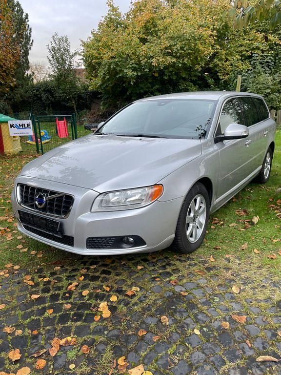 Gebraucht Volvo V70 163 PS (119 kW) 2011 Silber Kombi