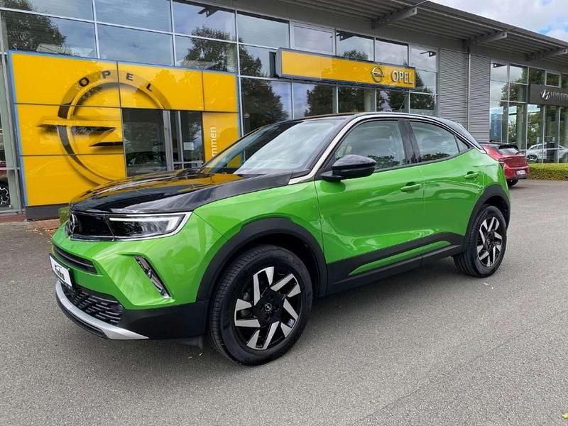 Matcha green/ikone gruen Gebraucht 2021 Opel Mokka Elegance SUV | 17.690 € (Fairer Preis) - Bild 1/4