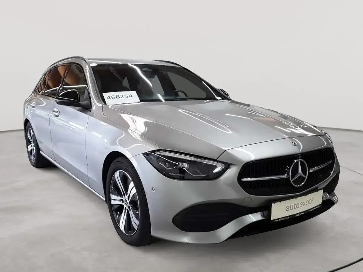 Second-hand Mercedes C300 Avantgarde 265 CP (194 kW) 2022 Break
