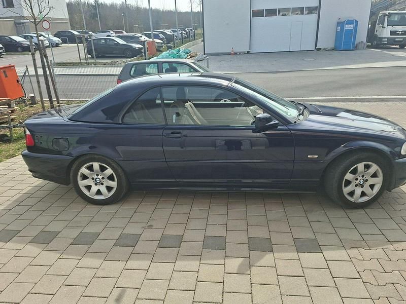 Gebraucht BMW 318 Cabriolet 150 PS (110 kW) 2002 Blau Cabrio