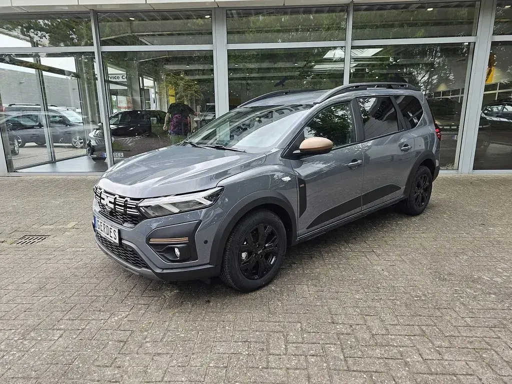 Neu Dacia Jogger Extreme 141 PS (103 kW) 2025 Grau Van / Kleinbus