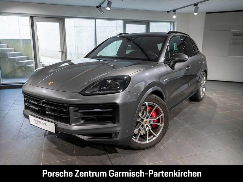 Grau Gebraucht 2024 Porsche Cayenne S E-Hybrid SUV | 96.390 € - Bild 1/4