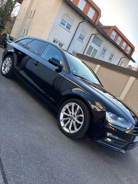 Gebraucht Audi A4 Attraction 150 PS (110 kW) 2013 Schwarz Kombi