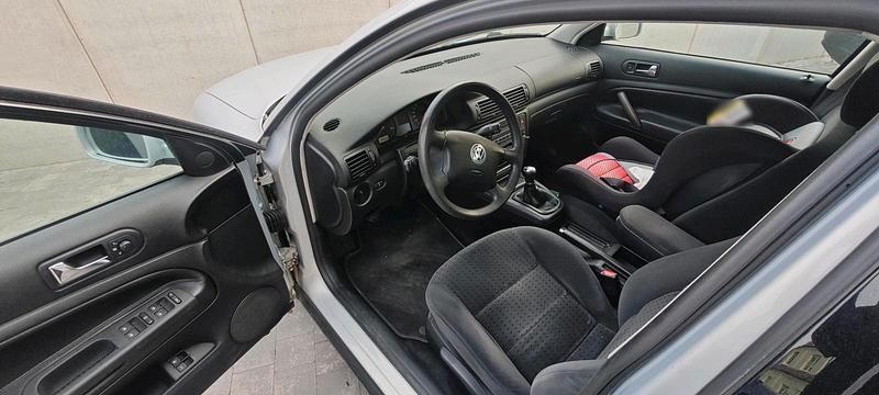 Gebraucht VW Passat 116 PS (85 kW) 2000 Silber Kombi