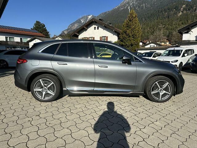 Gebraucht Mercedes EQE500 AMG 300 kW (408 PS) 2024 Metalliclack selenitgrau SUV