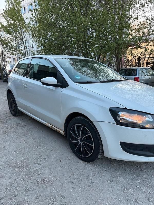 Gebraucht VW Polo 60 PS (44 kW) 2013 Weiß Kleinwagen