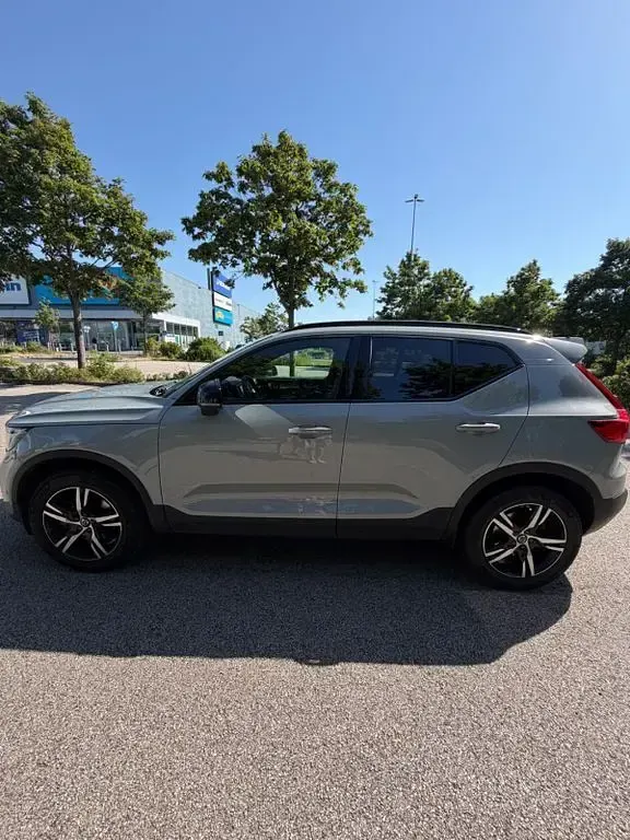 Gebraucht Volvo XC40 Plus 163 PS (119 kW) 2025 Grau SUV