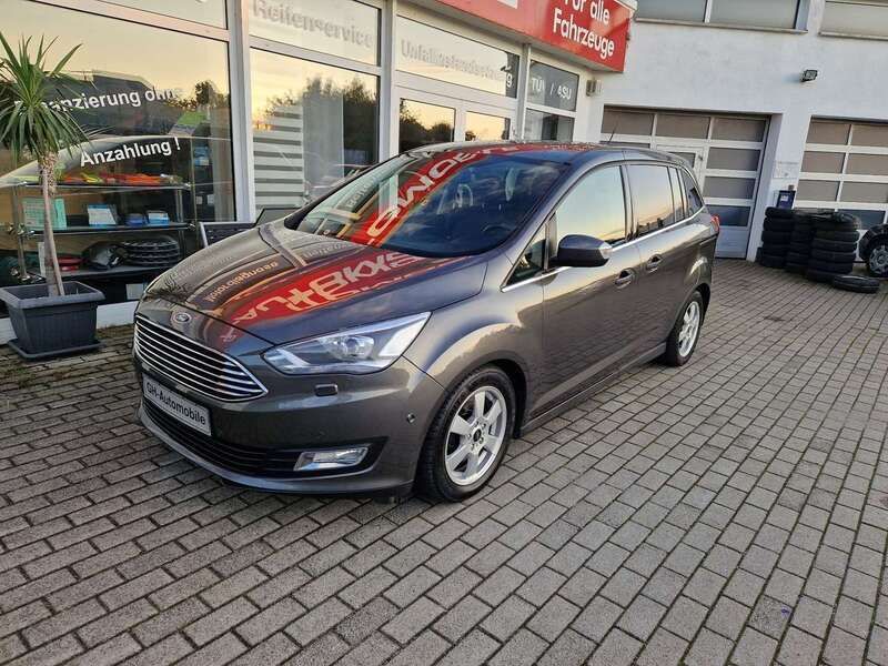 Braun Gebraucht 2017 Ford Grand C-Max Van / Kleinbus | 14.950 € (Fairer Preis) - Bild 1/4