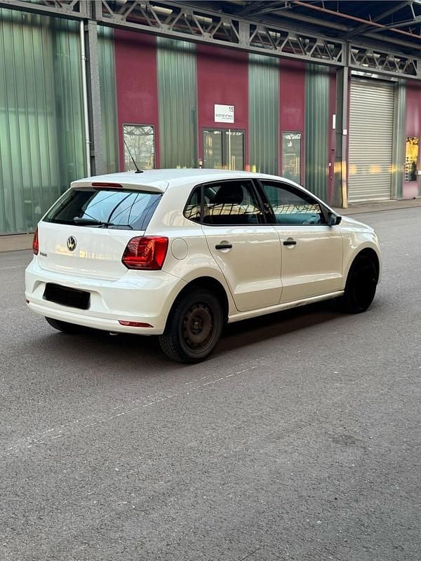 Gebraucht VW Polo 60 PS (44 kW) 2015 Weiß Kleinwagen