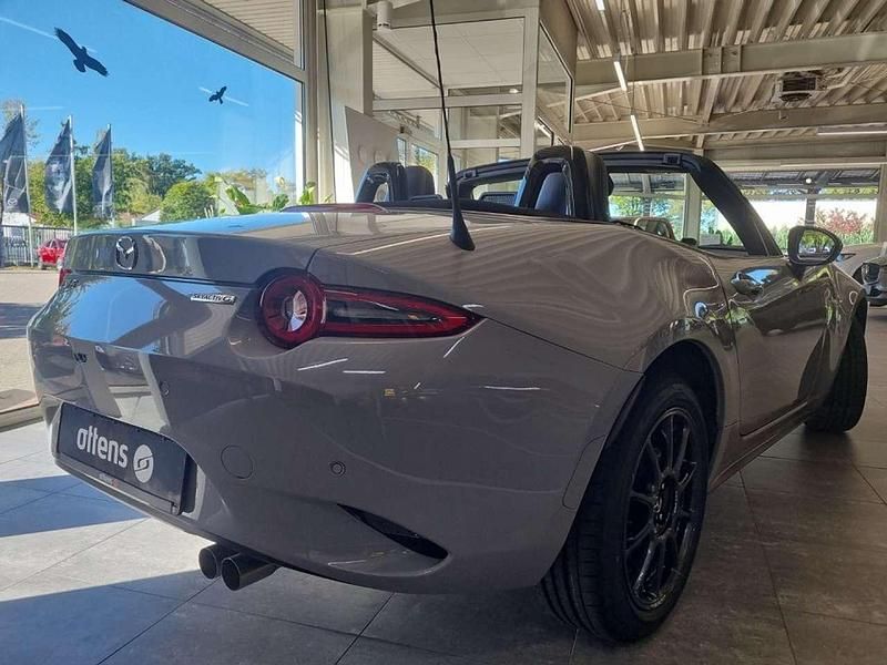Neu Mazda MX5 132 PS (97 kW) 2025 Aero gray m Cabrio
