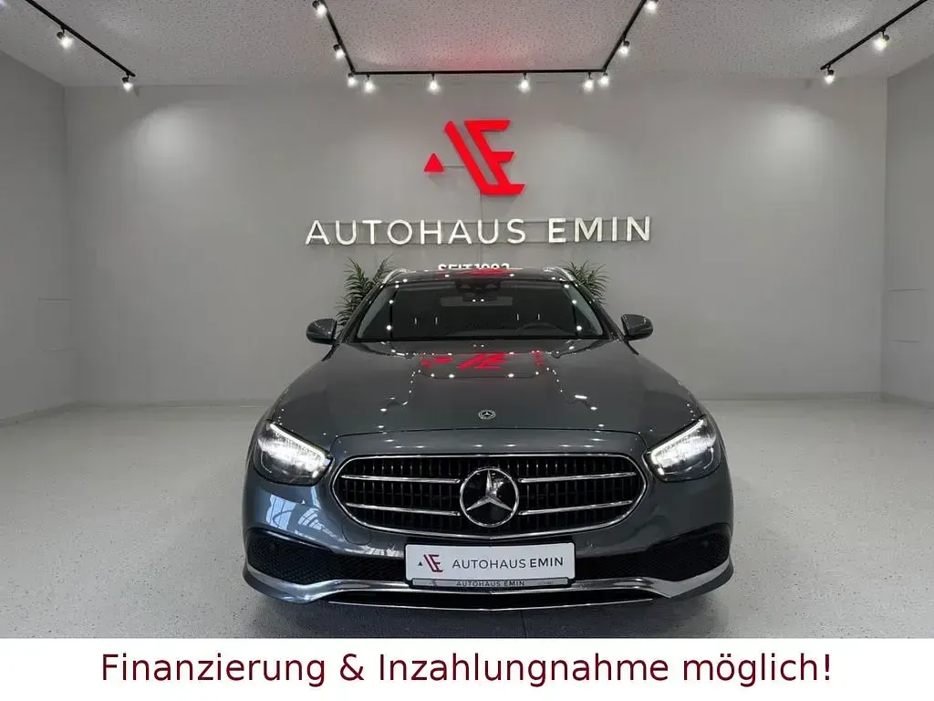 Gebraucht Mercedes E220 200 PS (147 kW) 2022 Grau Kombi