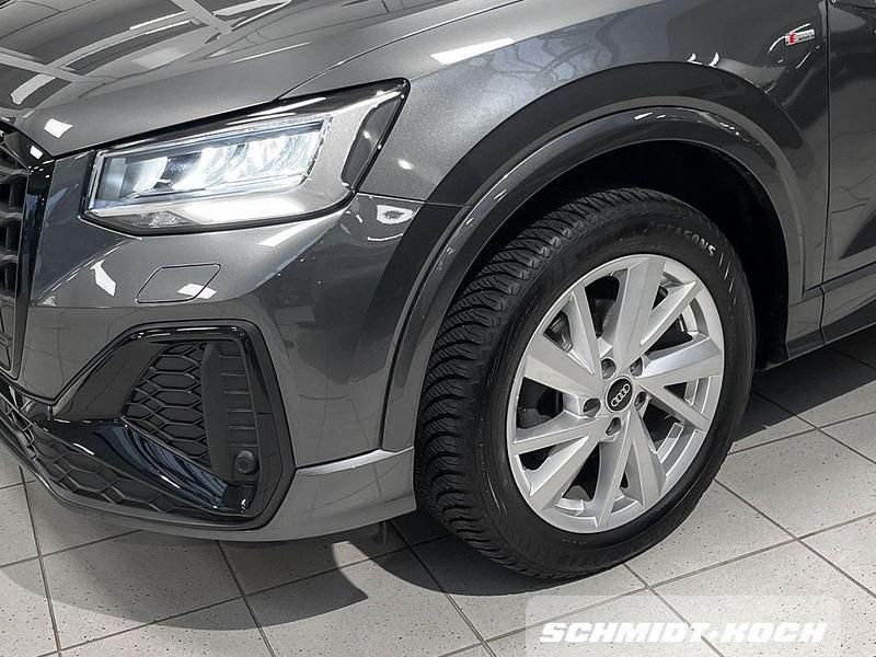 Gebraucht Audi Q2 S-Line 150 PS (110 kW) 2024 Grau SUV