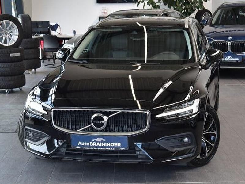 Schwarz Gebraucht 2020 Volvo V60 Momentum Kombi | 19.980 € (Superpreis) - Bild 1/4