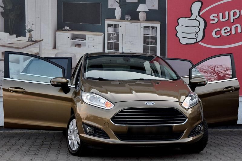 Gebraucht Ford Fiesta 101 PS (74 kW) 2014 Gold Kleinwagen