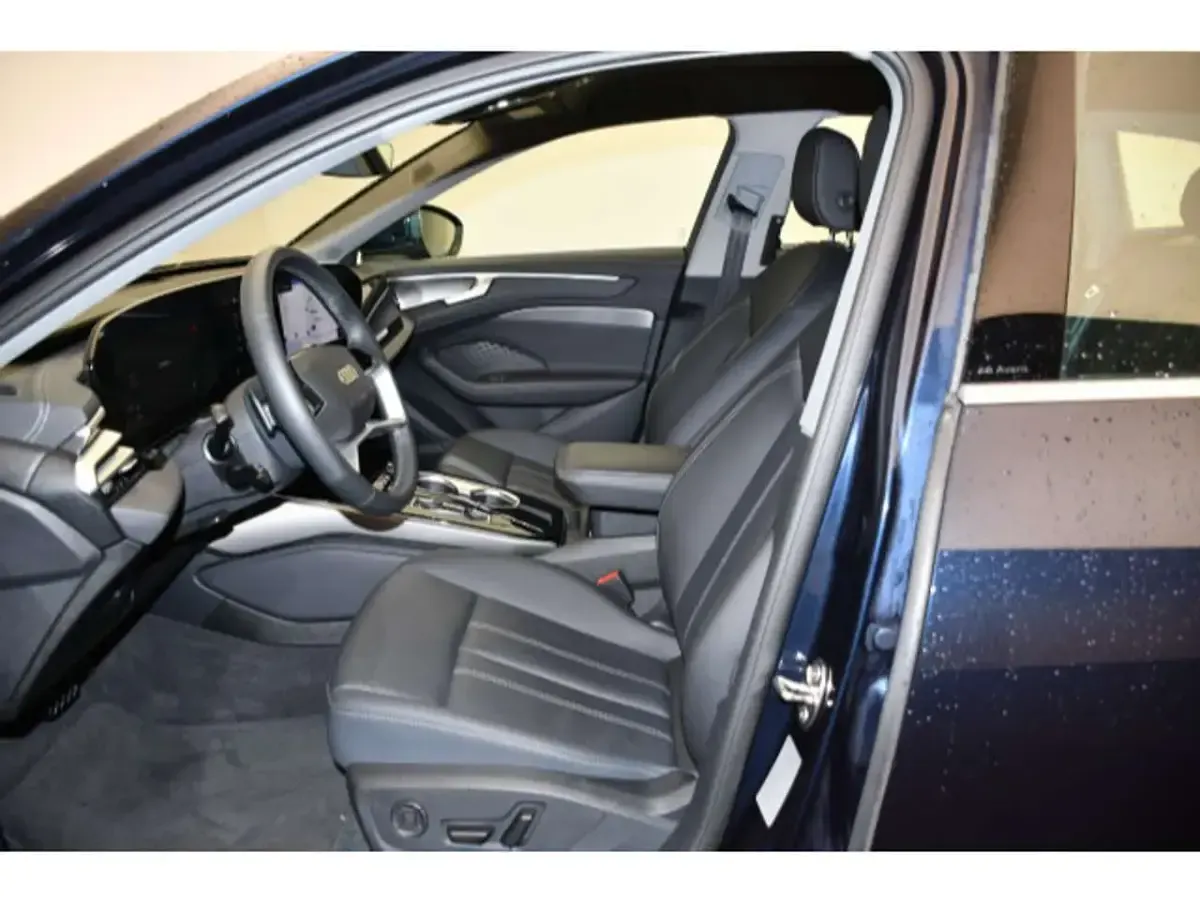 Gebraucht Audi A6 Ambiente 204 PS (150 kW) 2025 Firmamentblau metallic Kombi