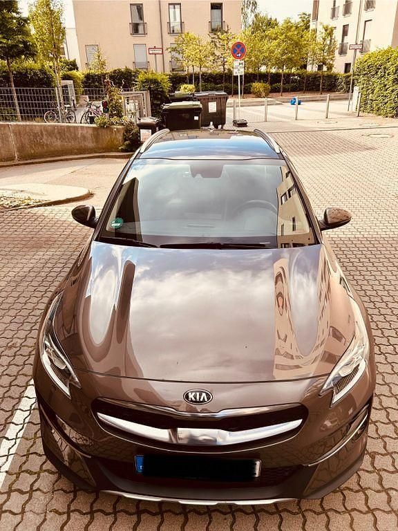 Braun Gebraucht 2021 Kia XCeed Spirit SUV | 18.500 € (Fairer Preis) - Bild 1/4