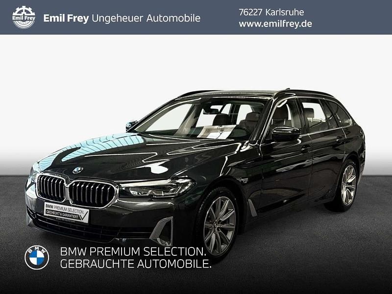 Grau Gebraucht 2022 BMW 520 Luxury Line Kombi | 32.990 € (Fairer Preis) - Bild 1/3