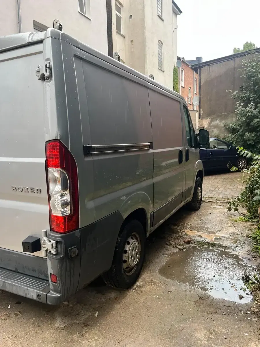 Gebraucht Peugeot Boxer 100 PS (73 kW) 2010 Silber Van