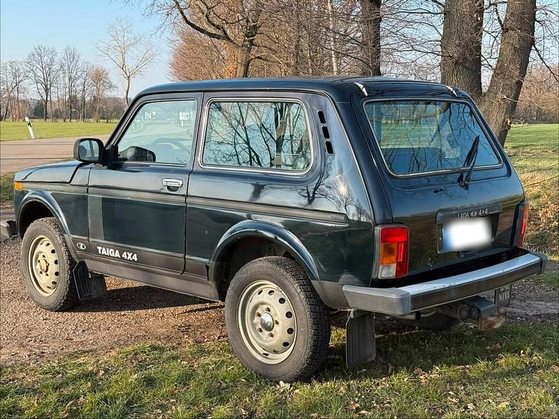 Gebraucht Lada Taiga 83 PS (61 kW) 2013 Grün SUV