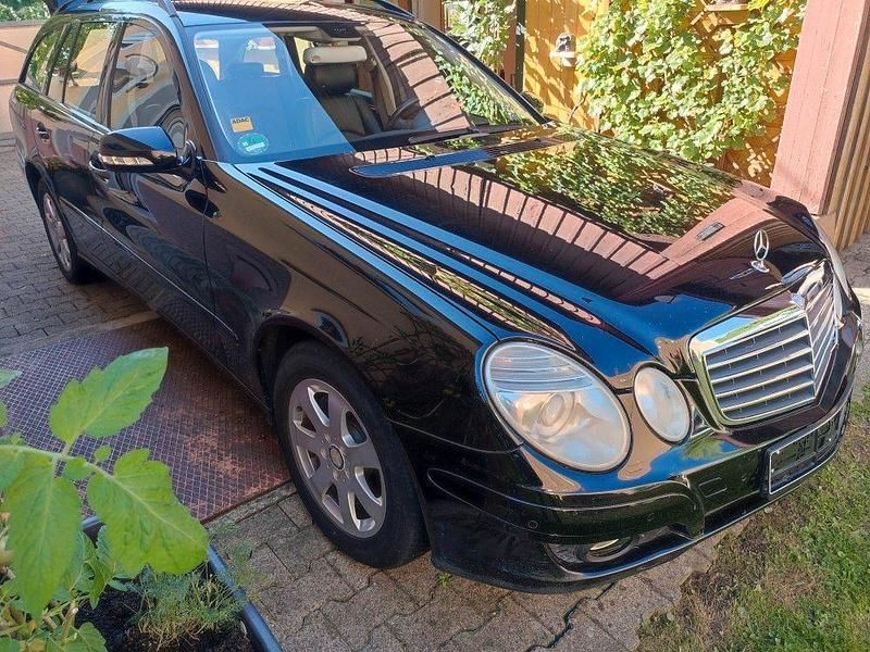 Blau Gebraucht 2008 Mercedes E200 Kombi | 6.990 € - Bild 1/4