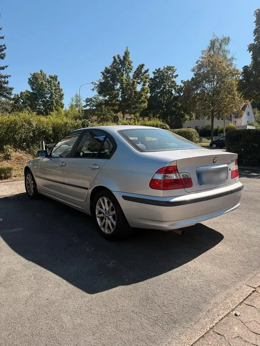 Gebraucht BMW 318 143 PS (105 kW) 2003 Silber Limousine