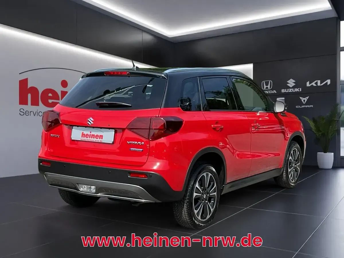 Gebraucht Suzuki Vitara Comfort+ 129 PS (94 kW) 2023 Rot SUV