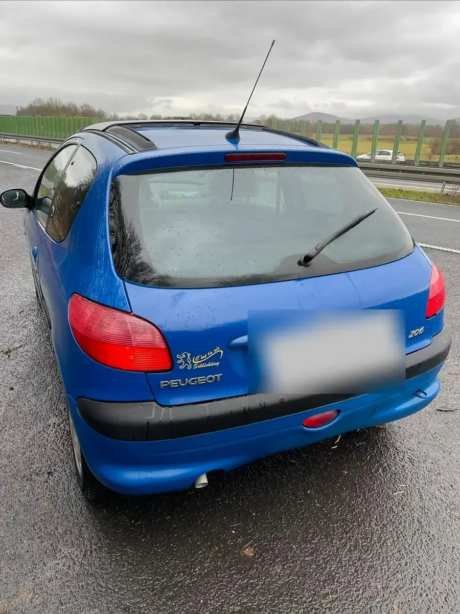 Gebraucht Peugeot 206 60 PS (44 kW) 2001 Blau Kleinwagen